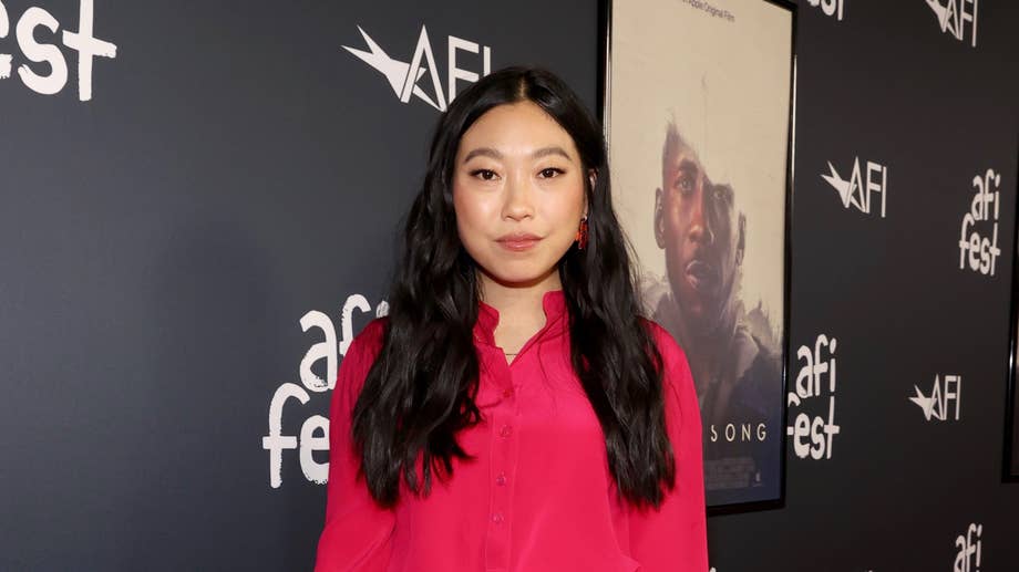 Awkwafina Addresses Criticism Over Her 'Blaccent,' Announces She Is
