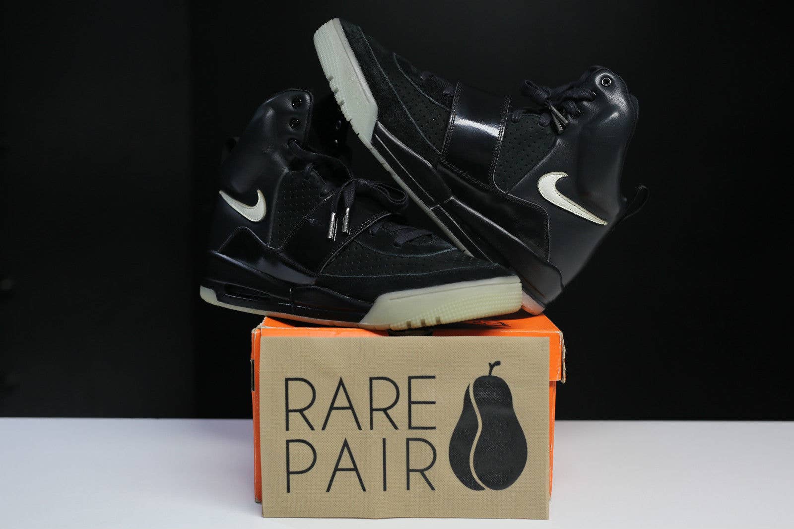 Nike Air Yeezy Kanye West Black/White Sample Pair