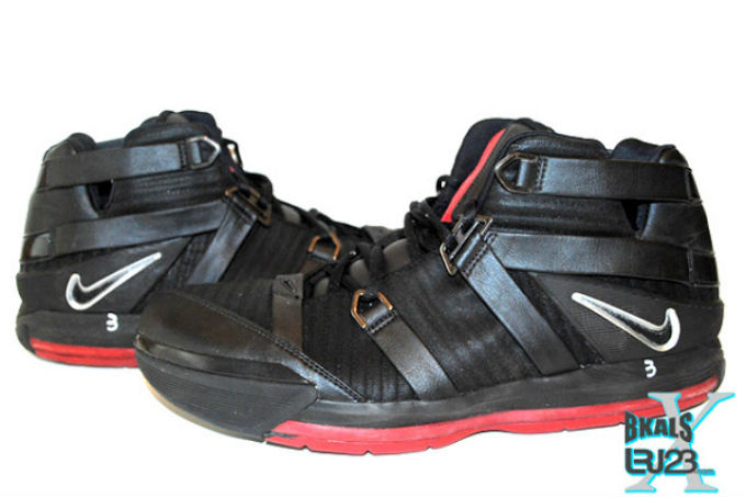 Nike LeBron 3 Prototype Black/Red (2006)