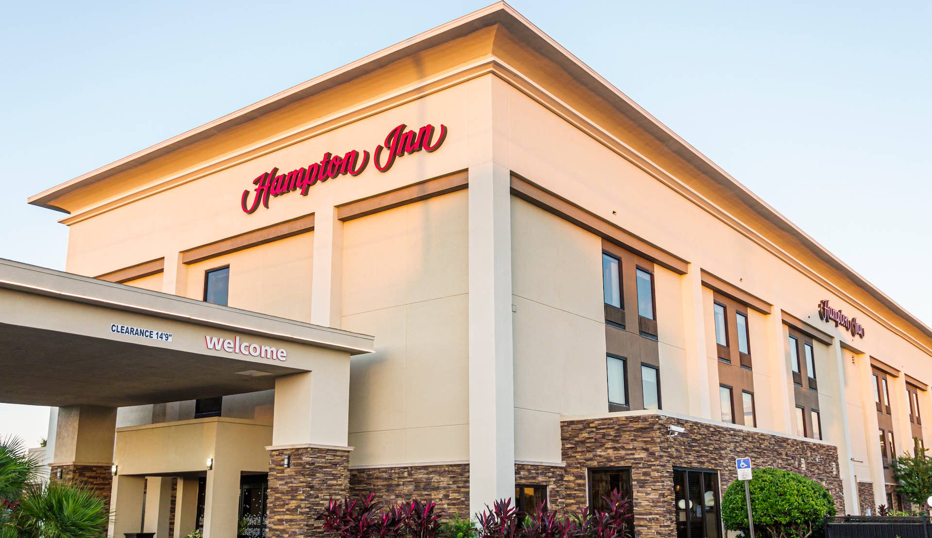 13 people hospitalized due to carbon monoxide poisoning at Ohio Hampton Inn