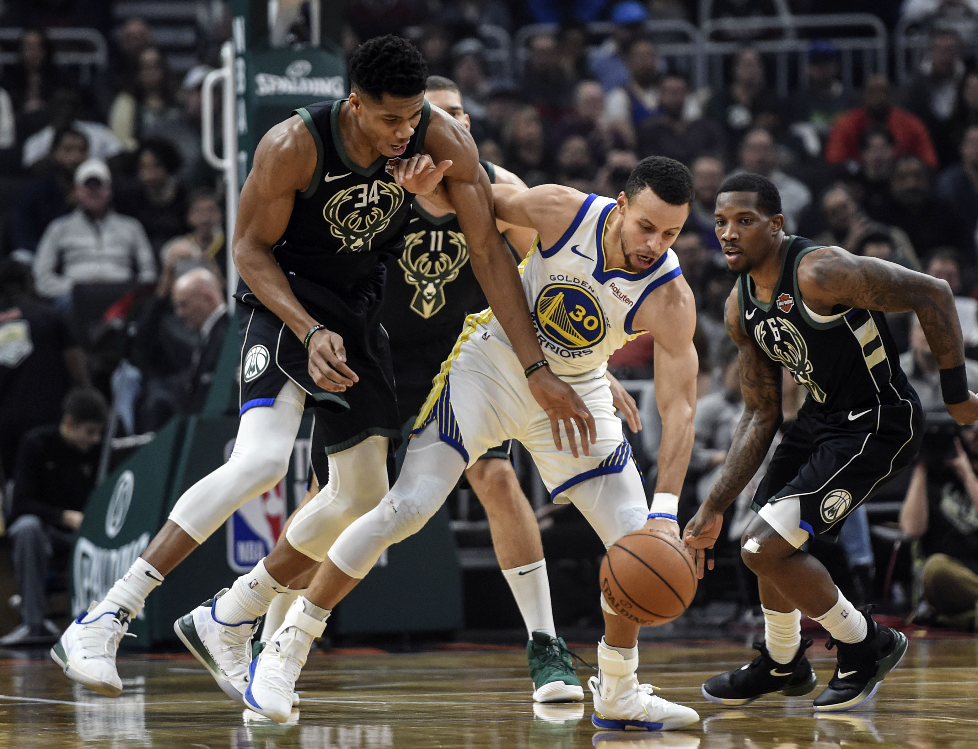 Steph Curry Giannis Antetokounmpo Bucks Warriors Milwaukee 2018