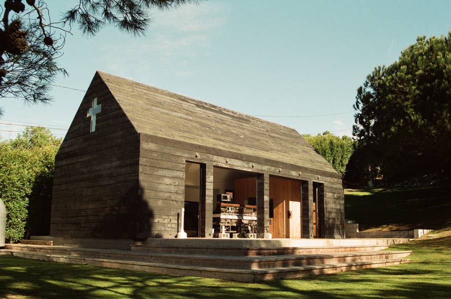 church.jpg?downsize=900:*&output-format=