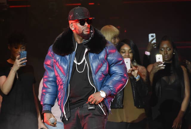 R. Kelly Performs At Oracle Arena