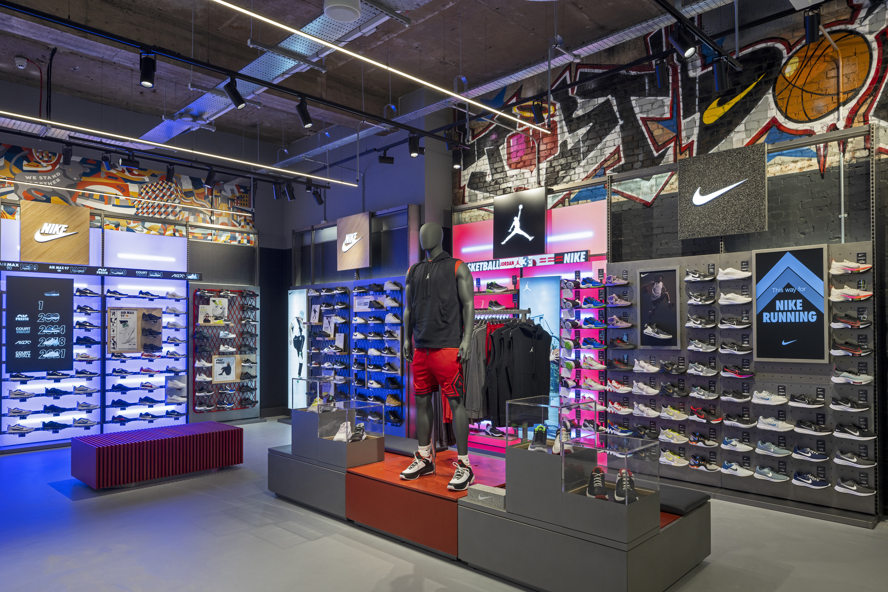 First Look: Sports Direct's new tech-powered Manchester flagship - Retail  Gazette