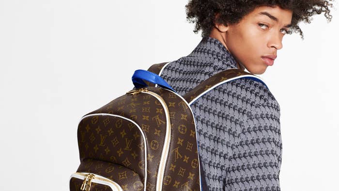 This Louis Vuitton bag is REVERSIBLE?! #louisvuitton #luxury