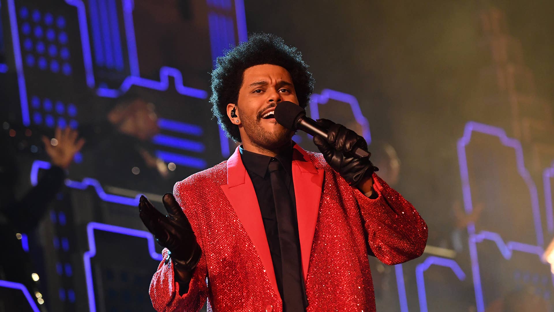 Super Bowl half-time show: How did The Weeknd do? - BBC News