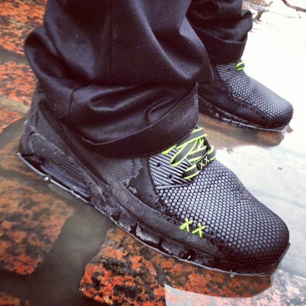 Nike Kaws Air Max 90 Premium