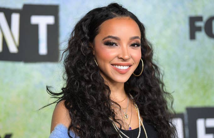 Tinashe at the red carpet for Fox's 'Rent'