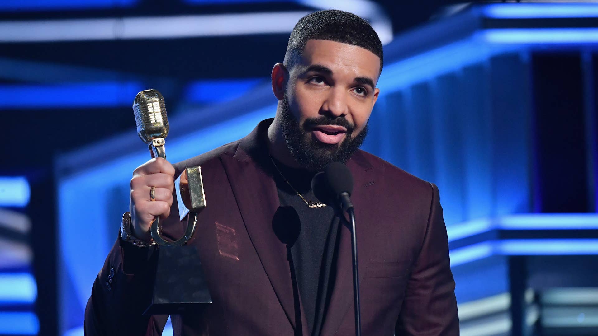 Drake accepts Top Artist onstage during the 2019 Billboard Music Awards