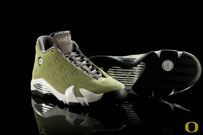 The University of Oregon Track and Field Team Get New Air Jordan PEs •