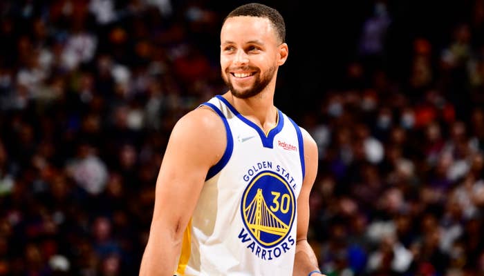 Steph Curry breaks Ray Allen all time three point record