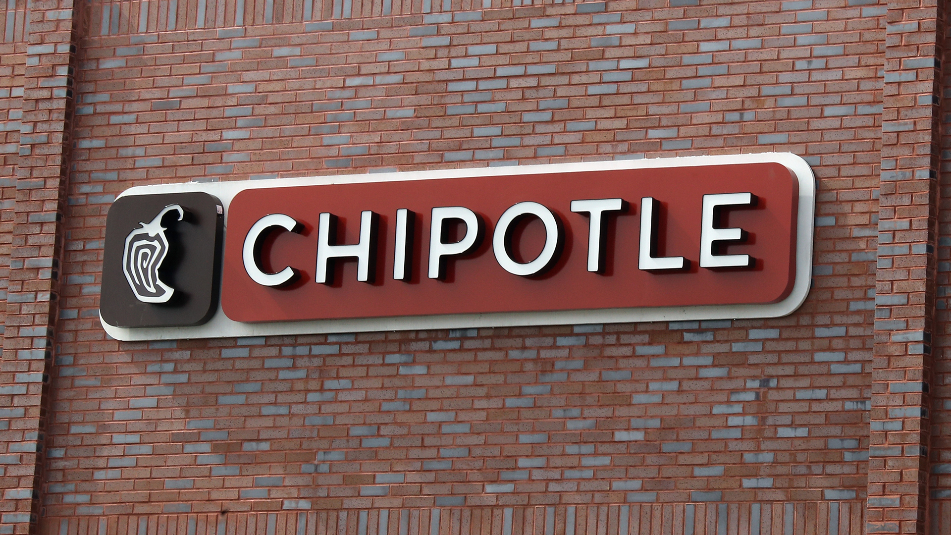 Chipotle suspended a manager after Darius Leonard said he was racially  profiled