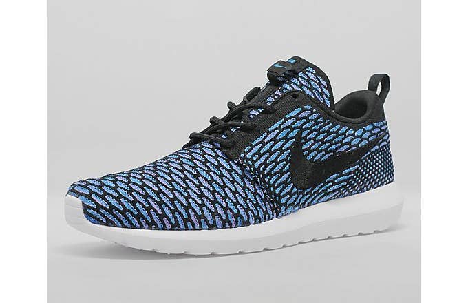 Nike Flyknit Roshe Run available at size?