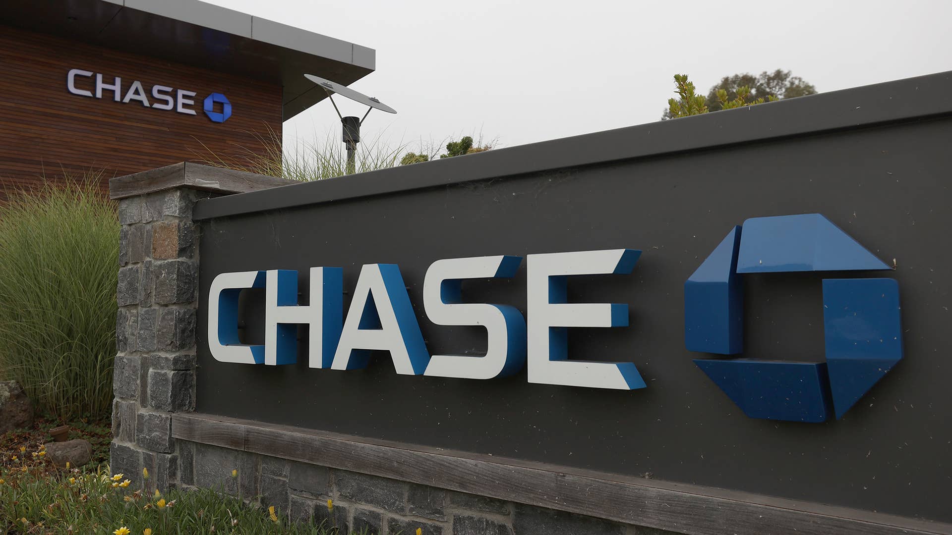 This is a photo of Chase Bank.