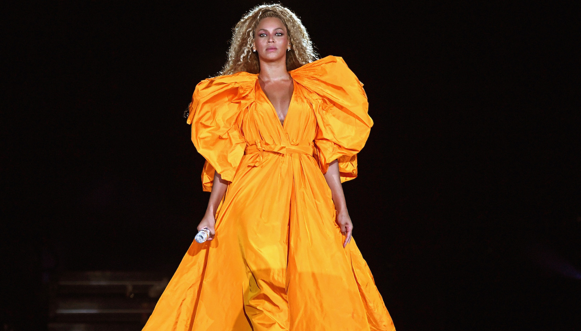 Beyonce performs at her On The Run Tour