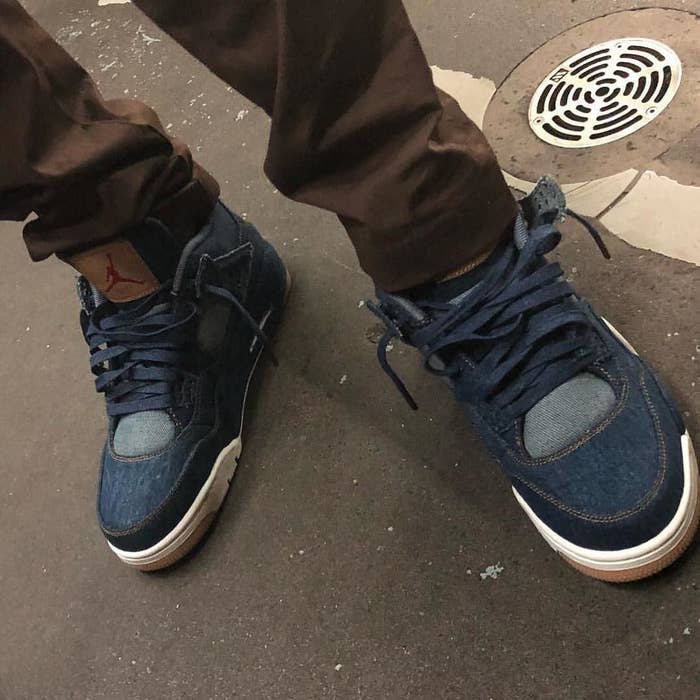 Levi&#x27;s x Air Jordan 4 IV Blue Denim Release Date AO2571 401