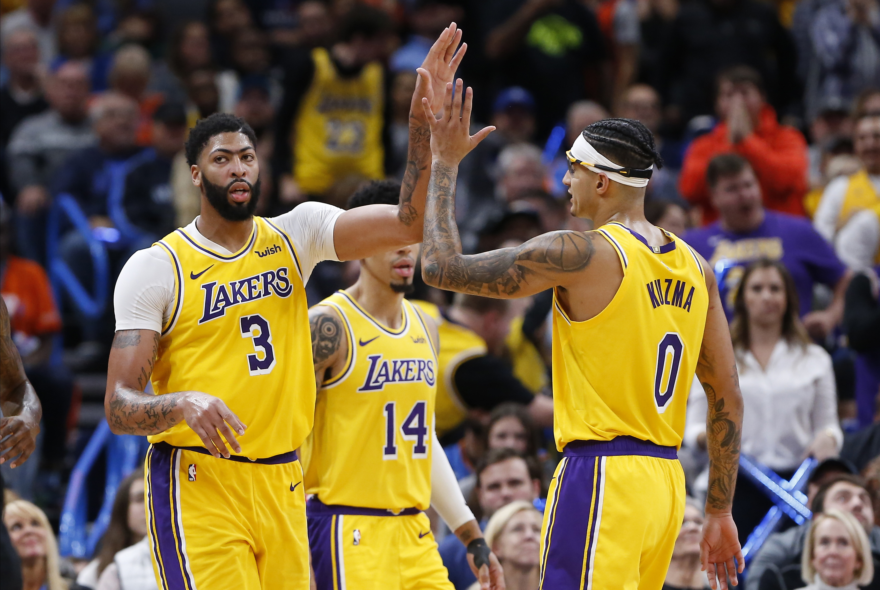 Anthony Davis Kyle Kuzma Lakers Thunder Nov 2019