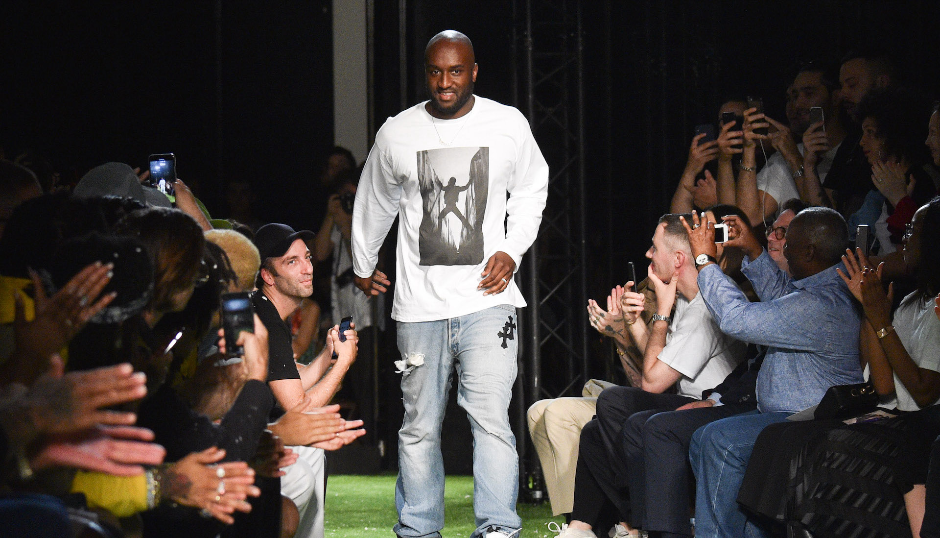 Lei Takanashi on X: Seeing Virgil Abloh invite one of my teenage graffiti  heroes to bomb the runway of Louis Vuitton's Fall/Winter 2019 Show was the  moment I truly fell in love