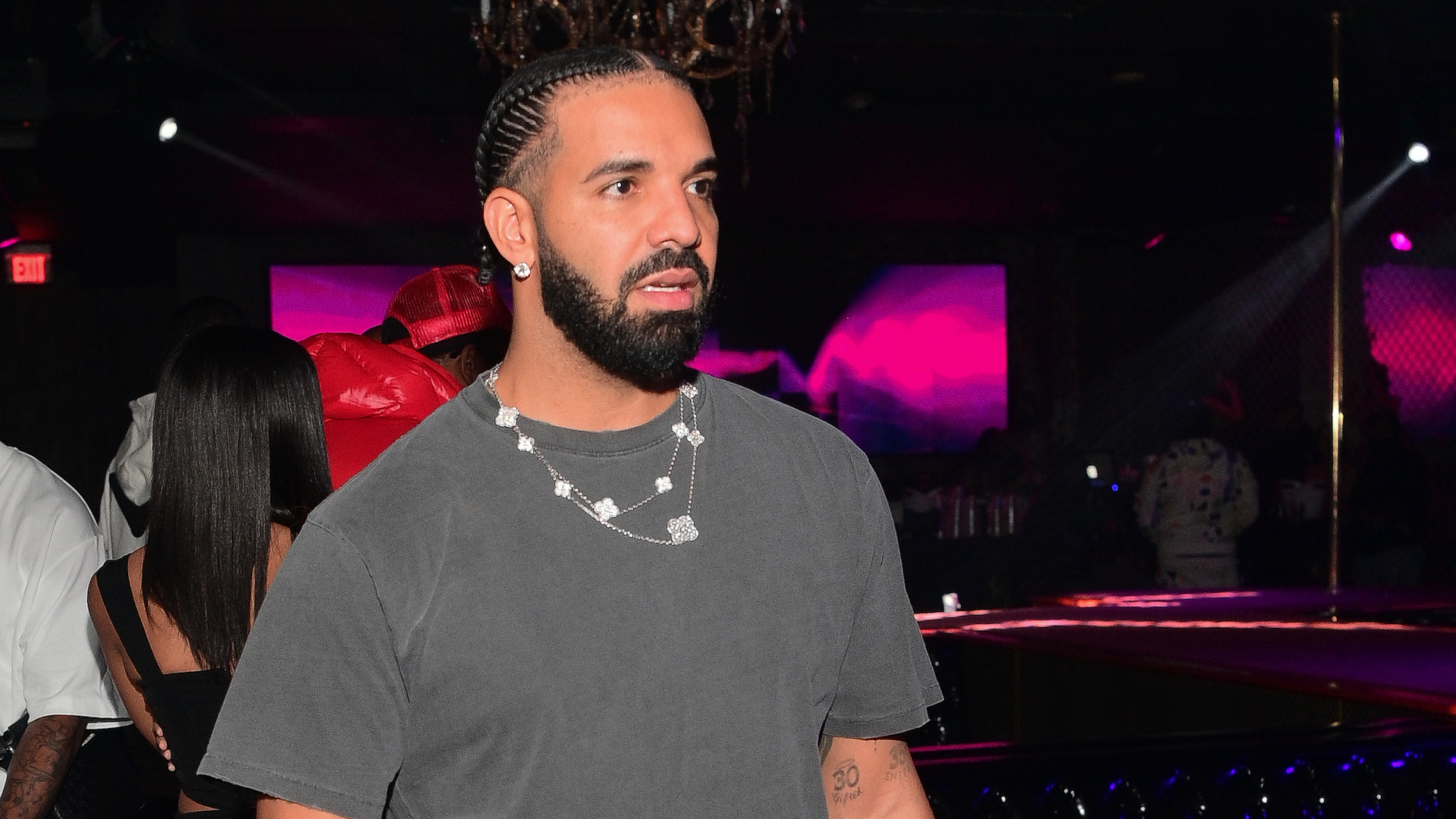 Drake Moves Apollo Theater Concert Date To Pay Respect To Takeoff, Adds ...