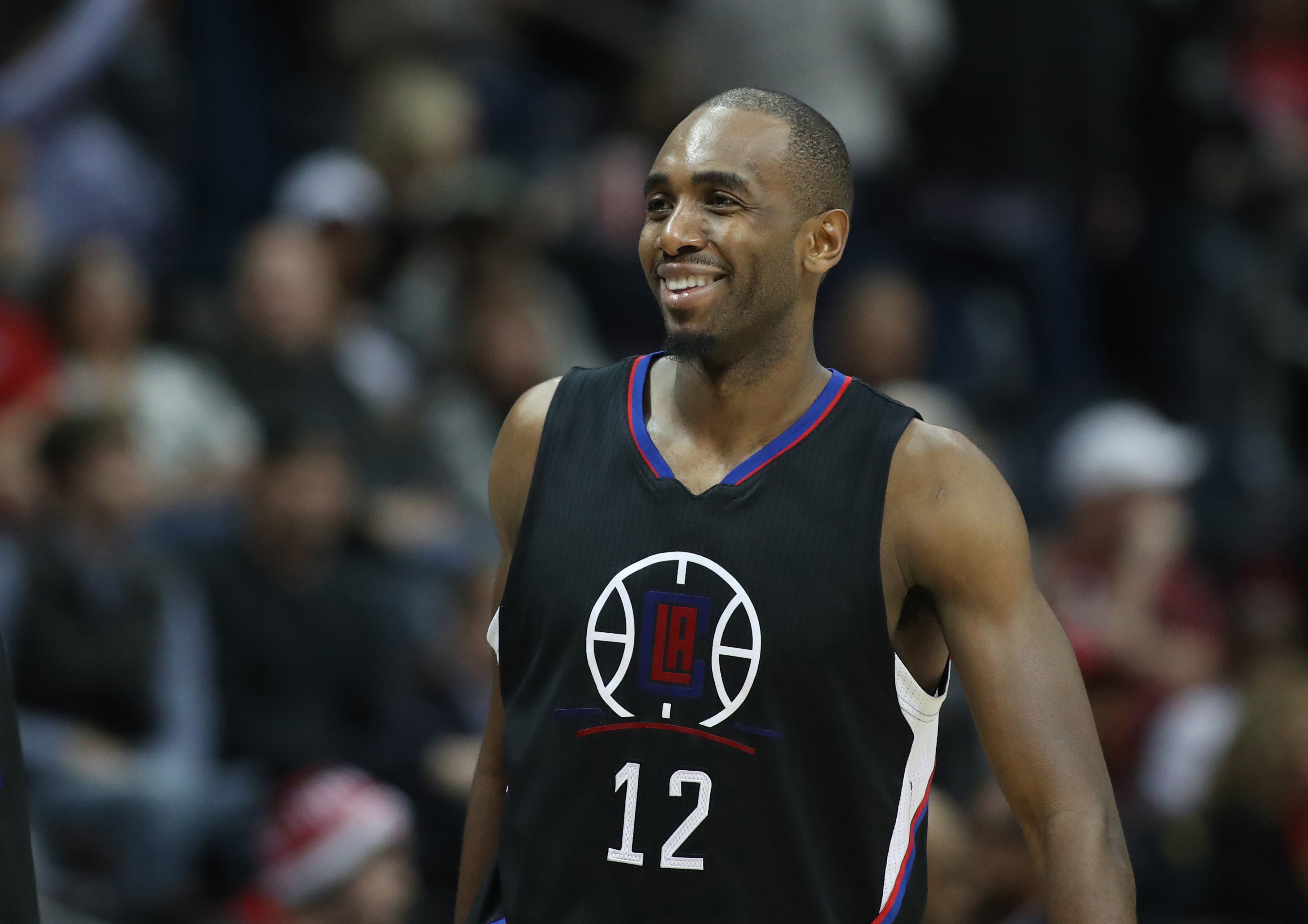 Luc Mbah a Moute Clippers Hawks 2017