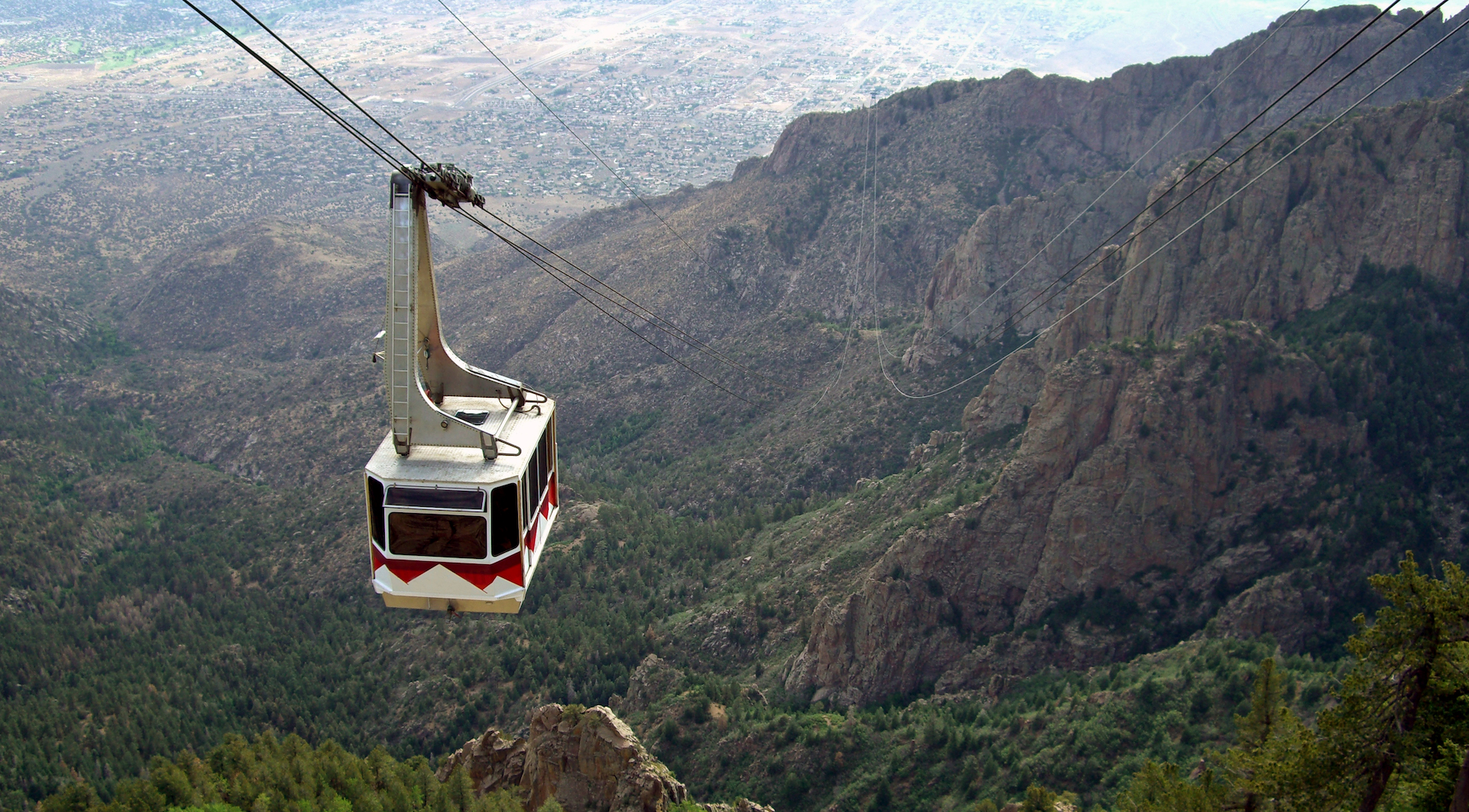 At Least 20 People Trapped Overnight In Sandia Peak Tram Cars In