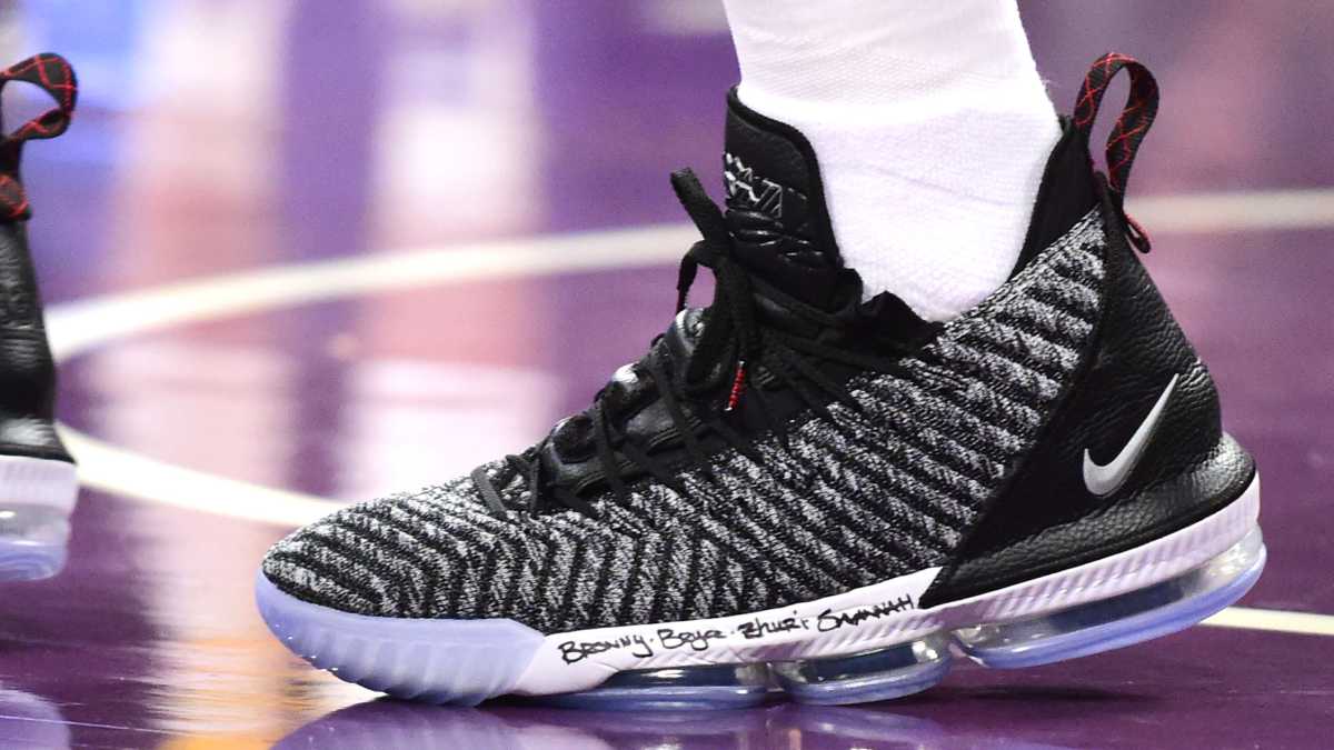 SoleWatch: LeBron James Debuts All-Purple LeBron 16s