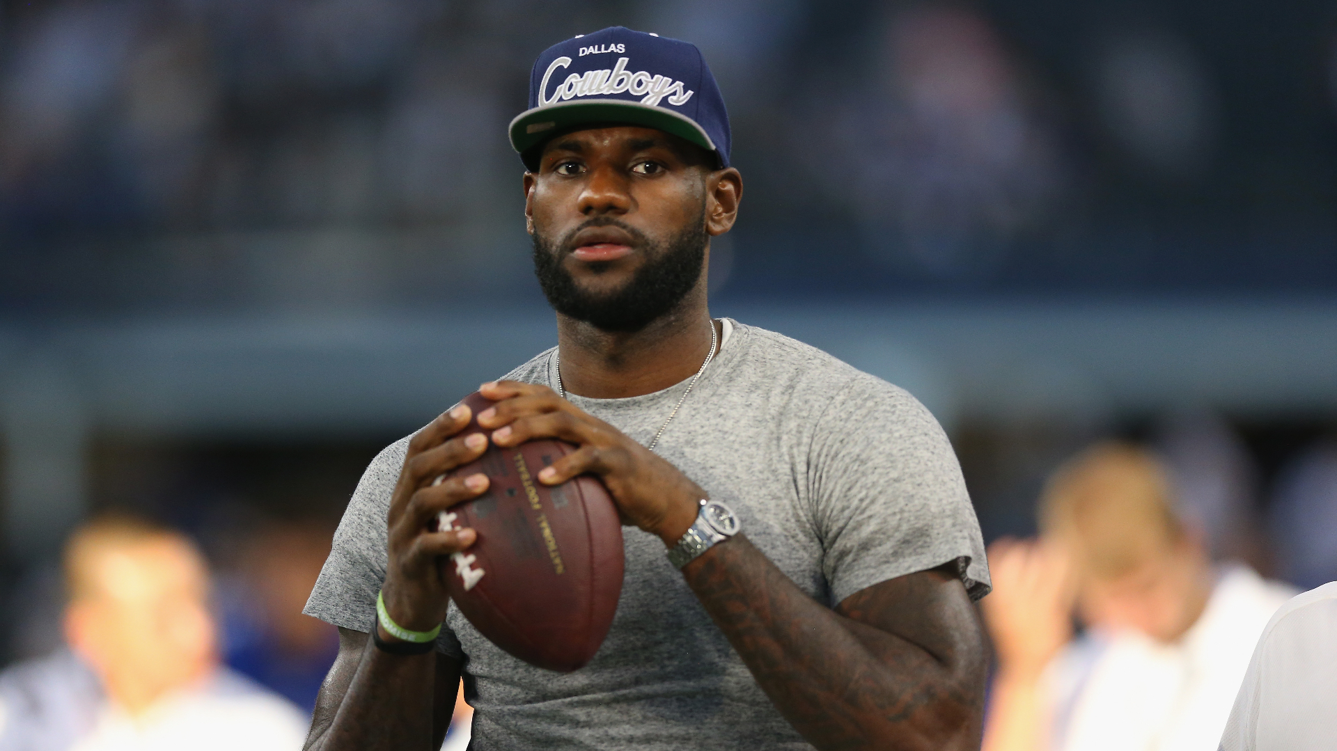 LeBron James a fan of the Cowboys, but not Jerry Jones?