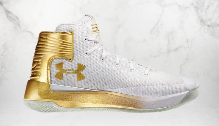 Gold Under Armour Curry 3zer0