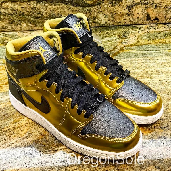 Travis Scott x Air Jordan 1 Reimagined with Removable Swooshes