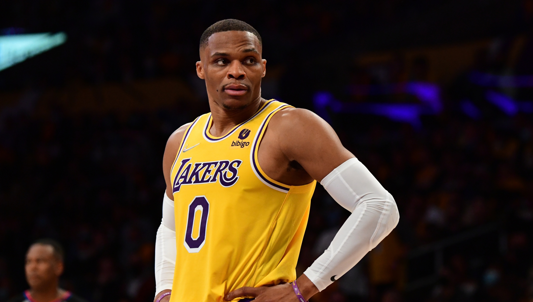 Reports: Westbrook exercises 2022-23 player option with Lakers