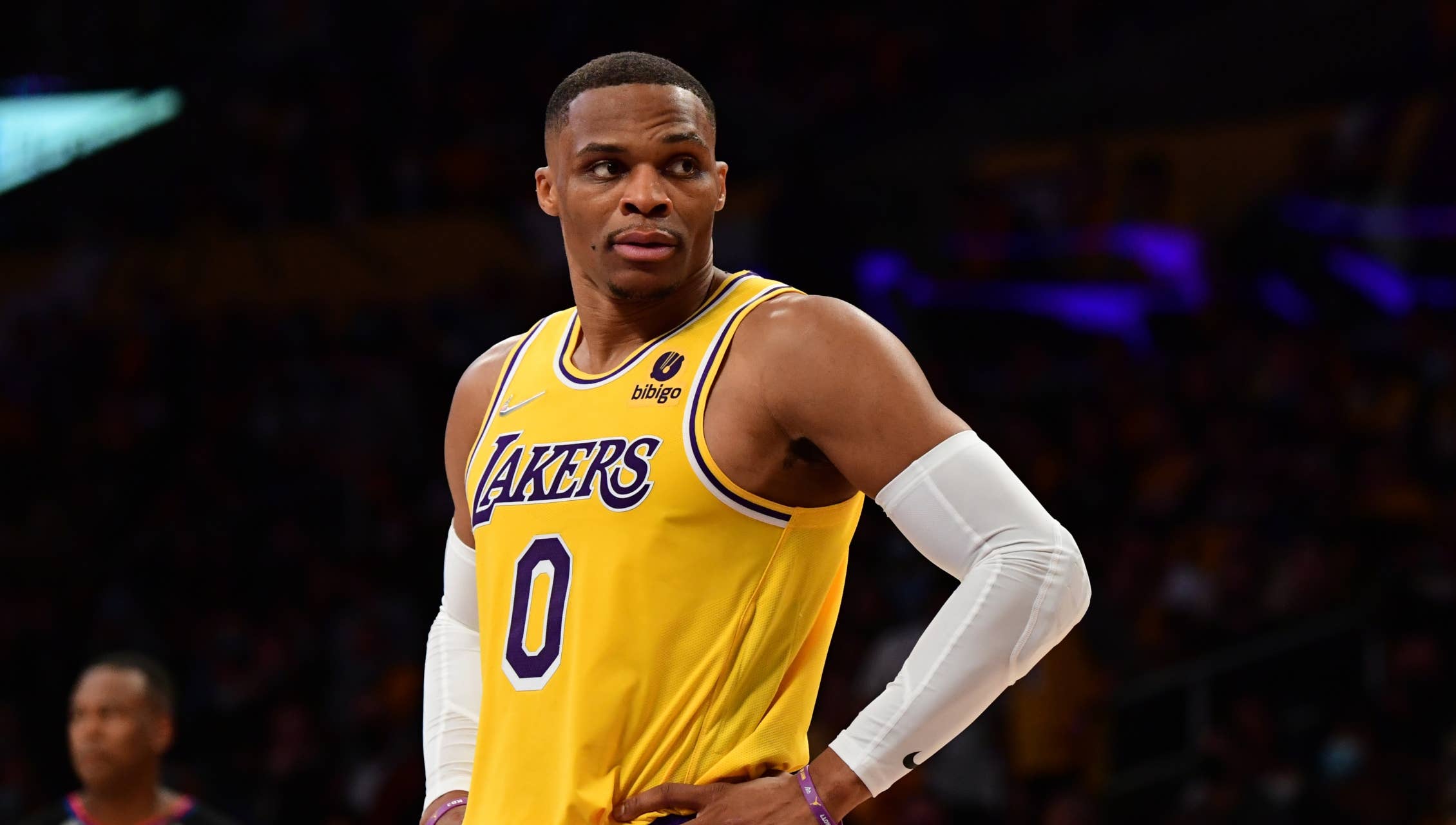 russell-westbrook-opts-in-lakers