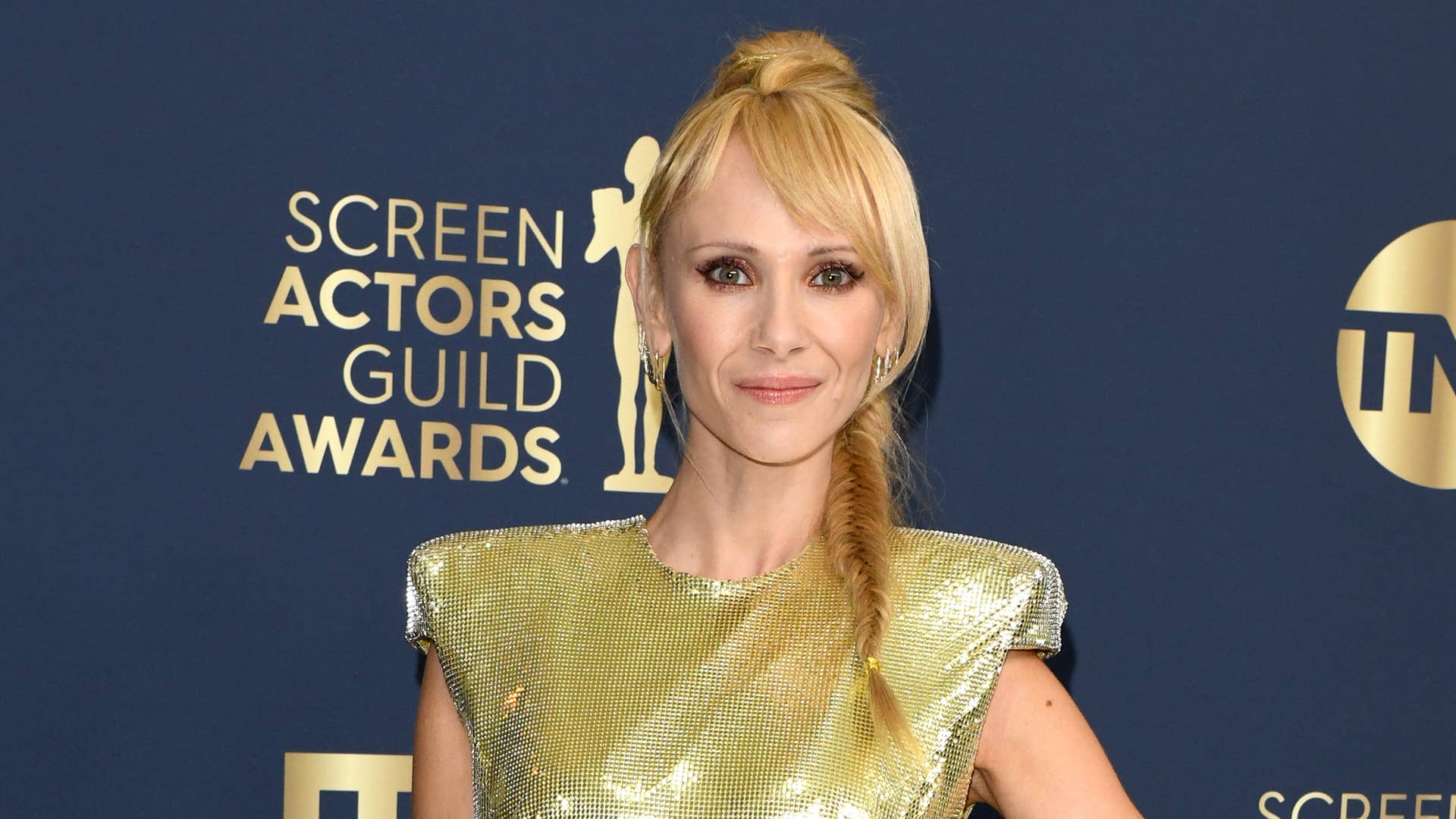 Juno Temple attends the 28th Annual Screen Actors Guild Awards.