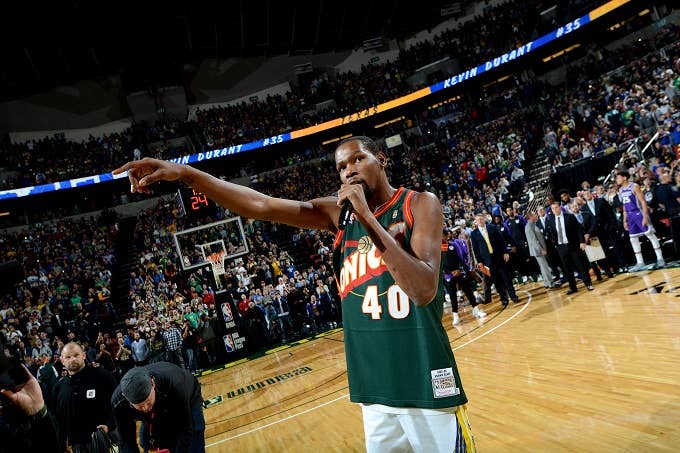 Kevin Durant returned to Seattle wearing a Sonics jersey