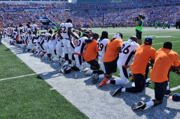 Denver Broncos Kneel Anthem 2017