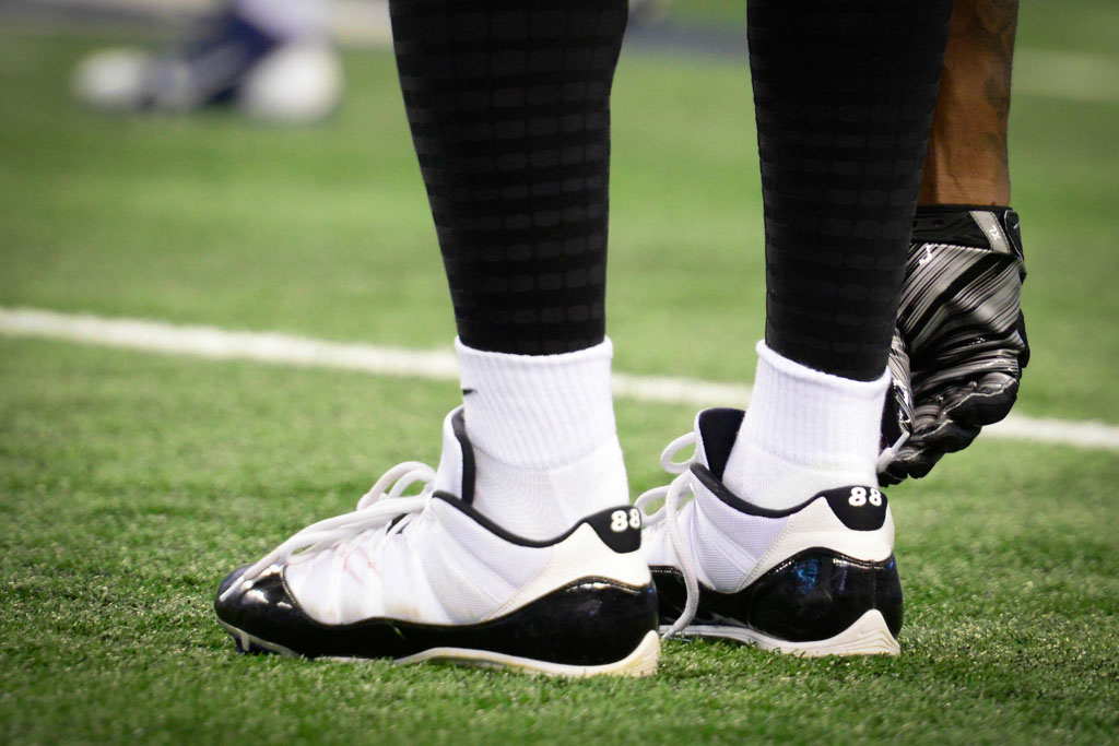 Jordan 11 football cleats clearance on feet