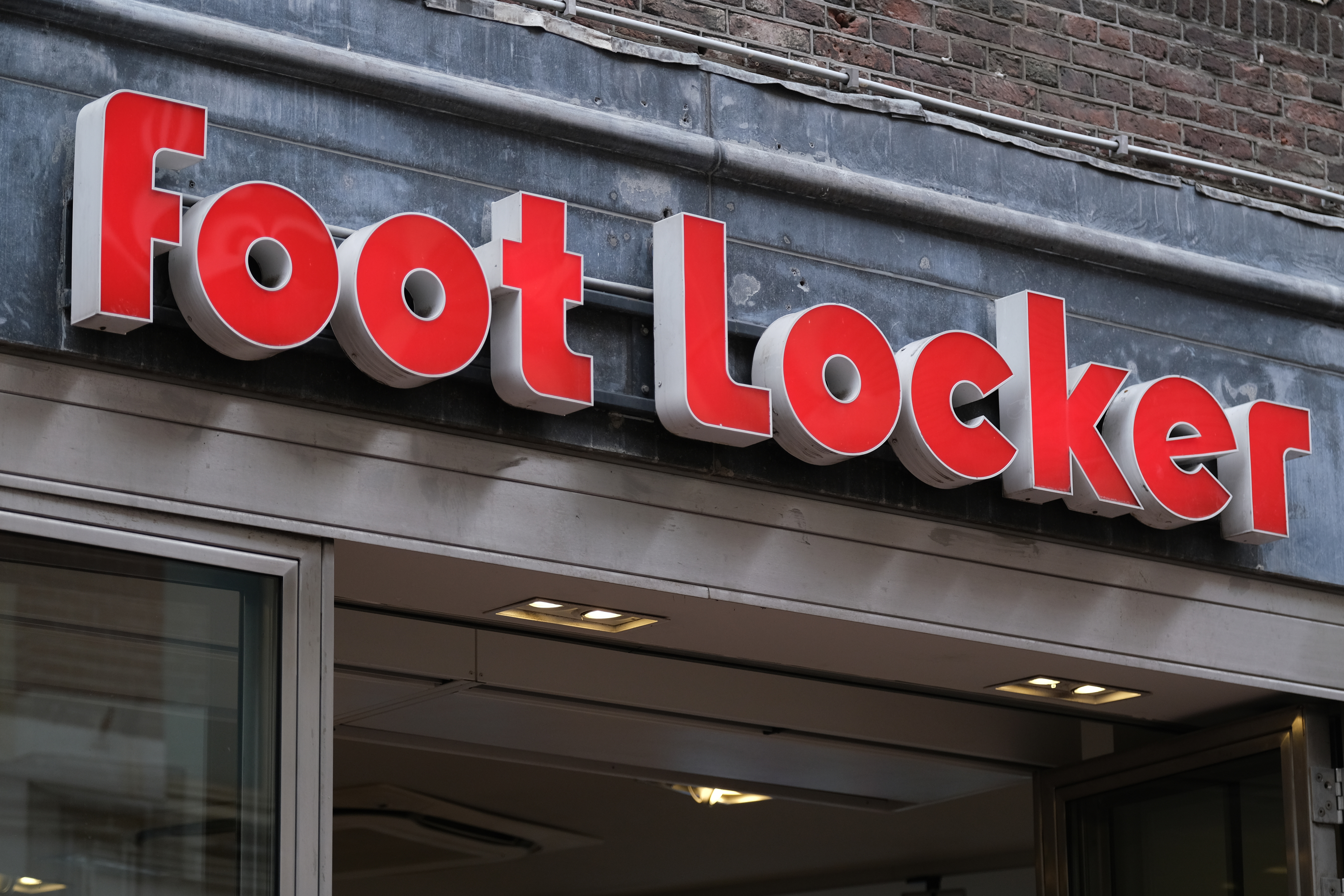 Foot locker yeezy boost canada sale