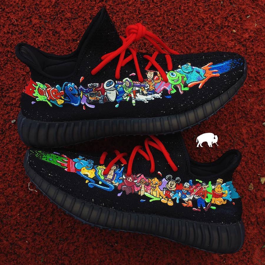 Yeezy 350 Boost V2 Black and Red Color Supreme Sports Shoes
