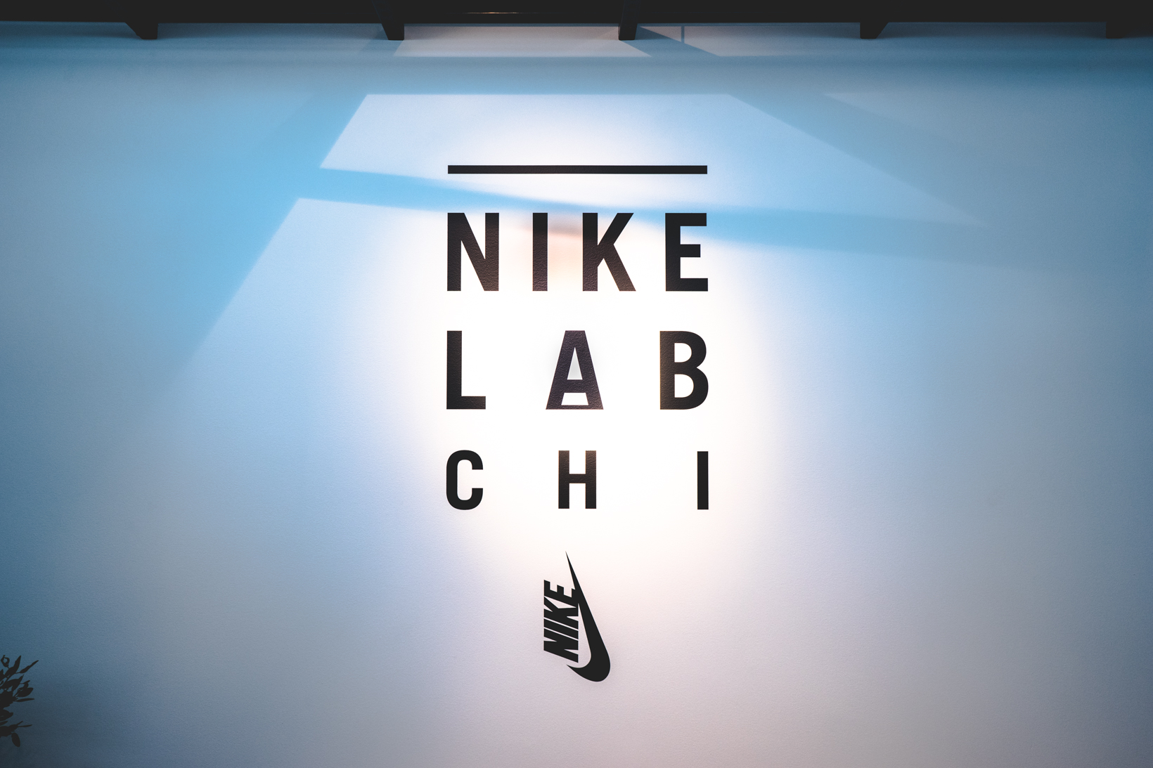 Nikelab logo shop