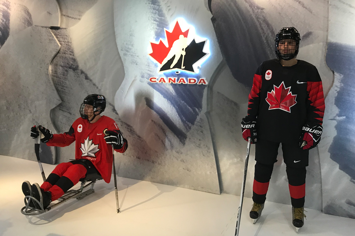 New) Team Canada Hockey Jersey