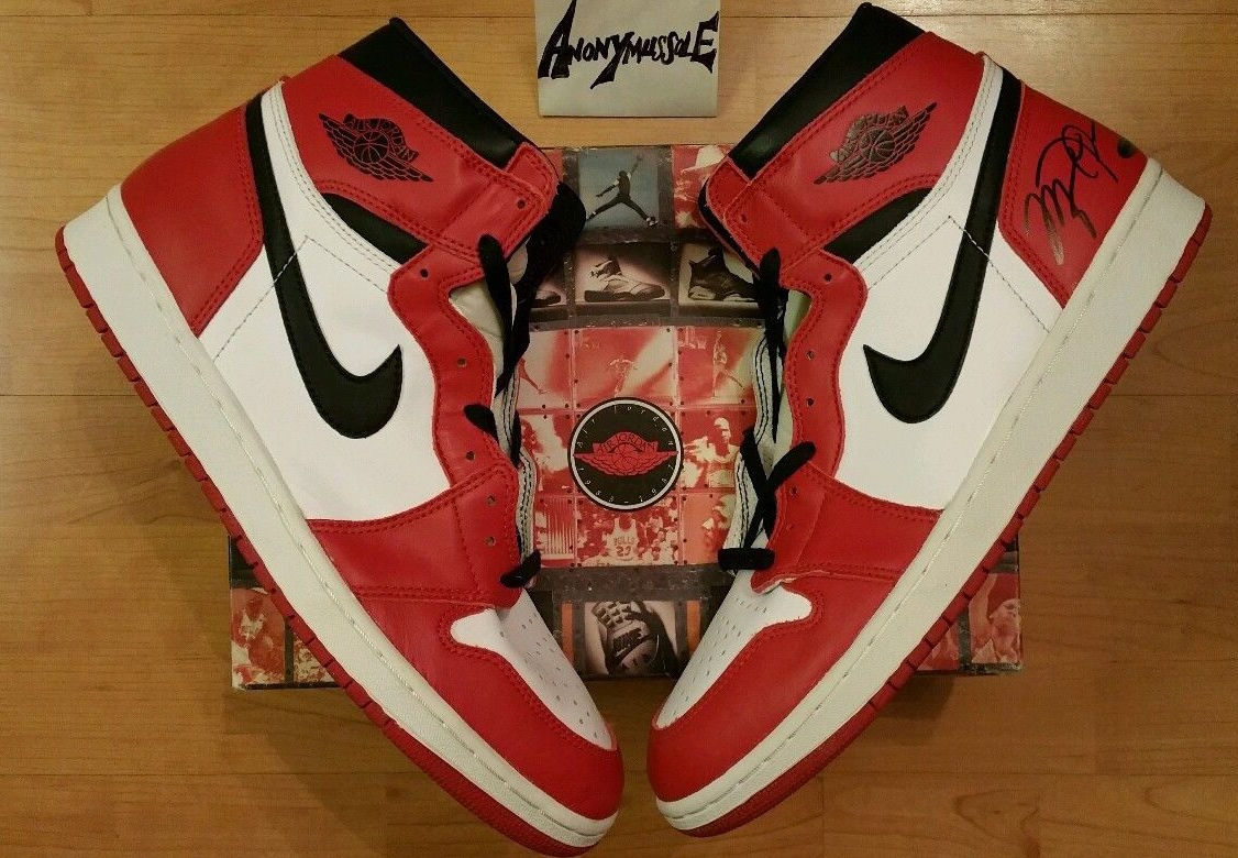 Air Jordan 1 &quot;Chicago&quot; Signed by Michael Jordan (1994)