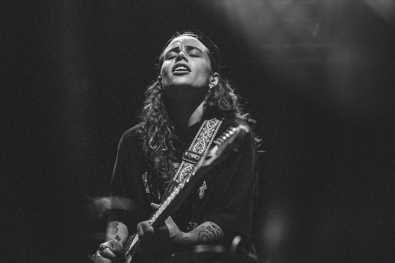 Tash Sultana - Jungle - Bedroom live 