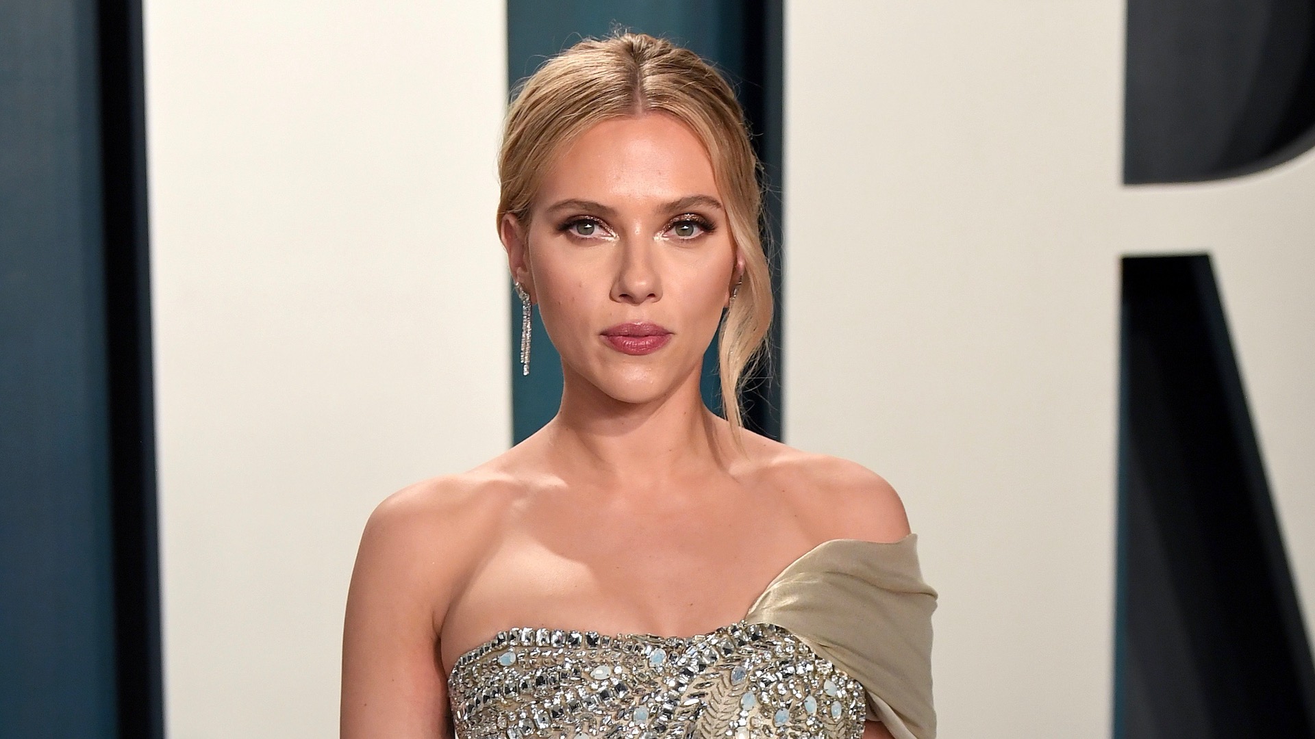 Scarlett Johansson Urges Industry to 'Step Back' From the HFPA