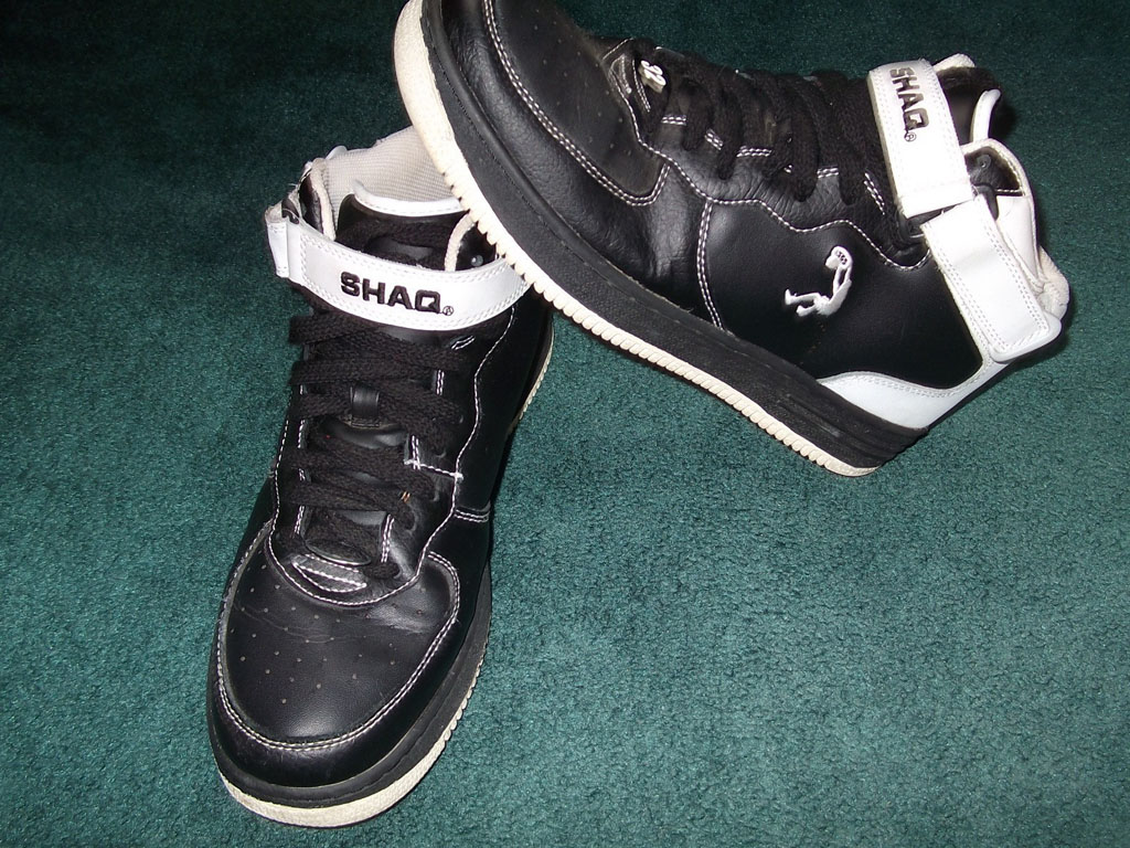 Shaq air store force ones