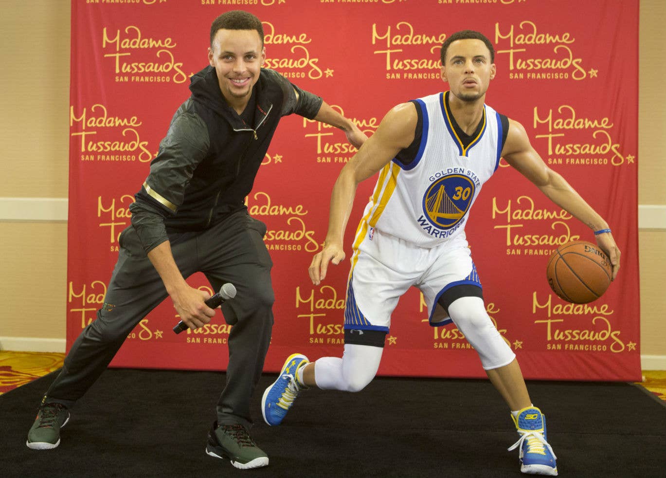Stephen Curry Wax Statue Sneakers (1)