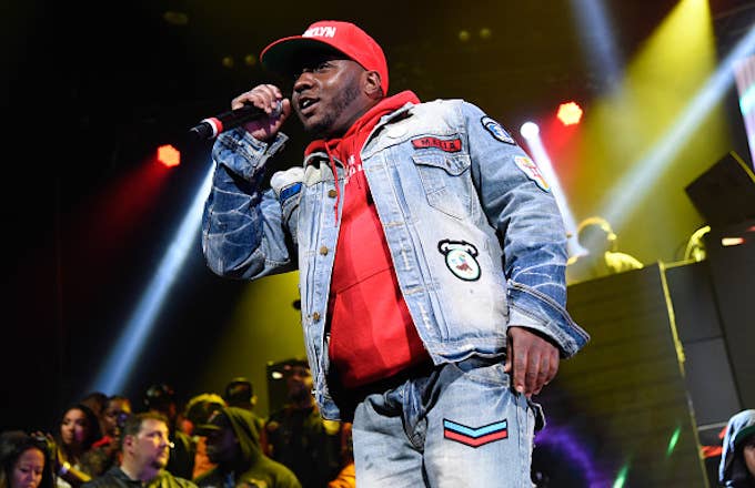 Lil&#x27; Cease performs live on stage for the Ruff Ryder&#x27;s Reunion Tour 2017