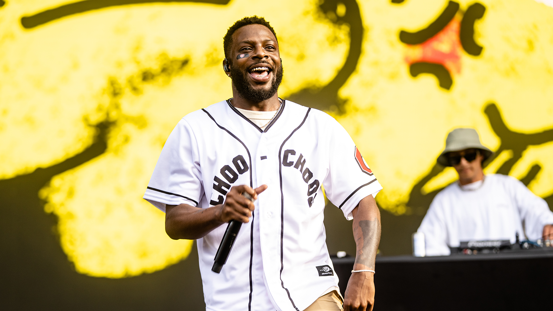 Isaiah Rashad Receives His Own Day in Hometown of Chattanooga and Key to  the City While Onstage at Bonnaroo | Complex