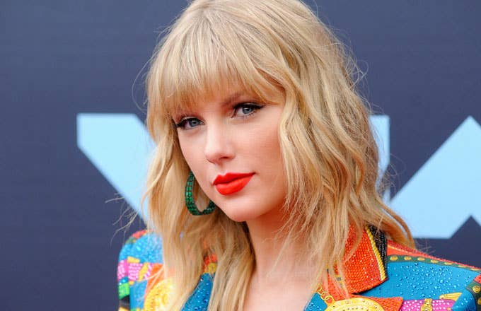 Taylor Swift attends the 2019 MTV VMAs