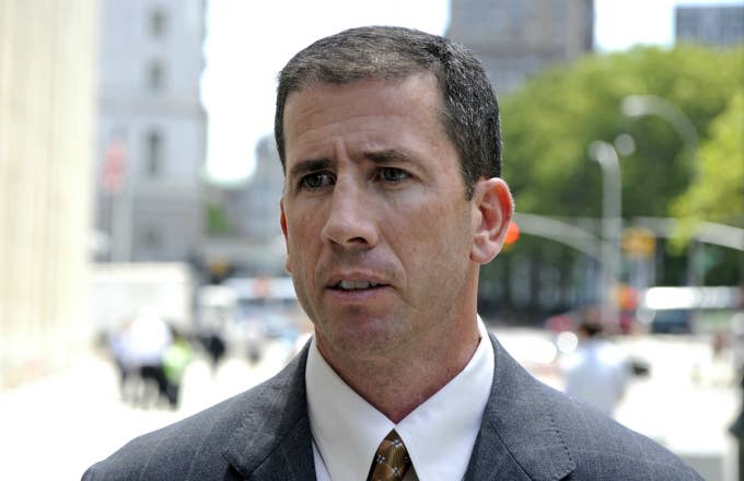 Former NBA referee Tim Donaghy walking to Federal Court