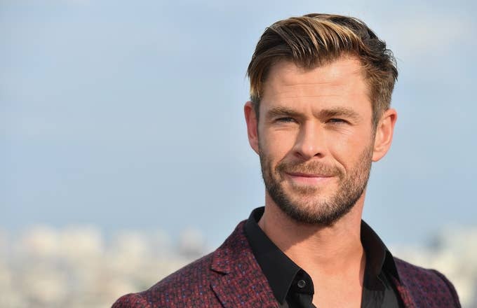 chris hemsworth movie premiere