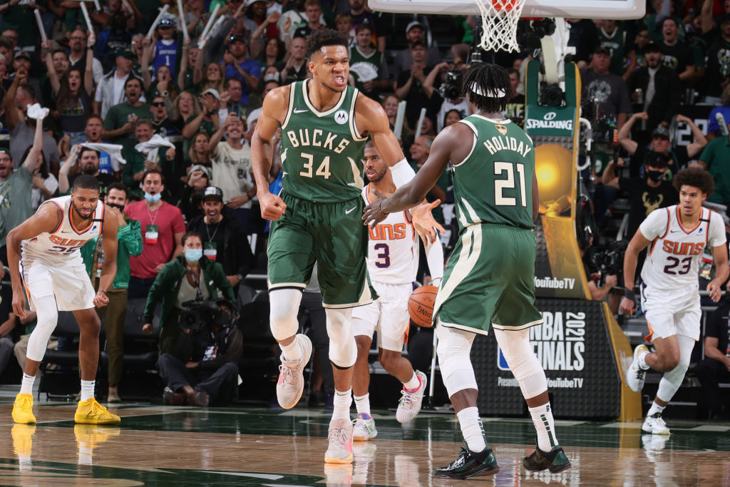 Giannis Antetokounmpo Jrue Holiday NBA Finals Game 3 2021